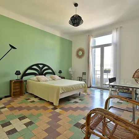Appartement Art Deco Centre-ville, Spacieux Et Lumineux *